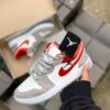 Jordan gris pipa roja