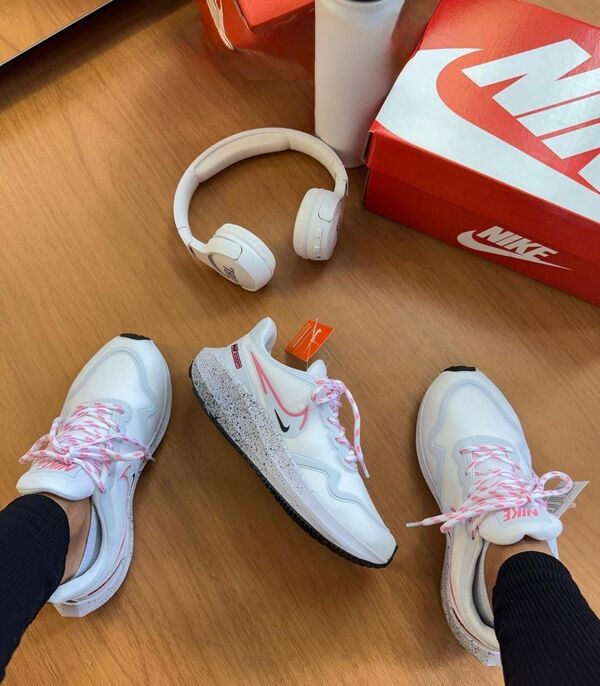 Nike zoom vommero blanco rosa Nike Zoom Vomero - Image 1