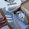 Gris celeste