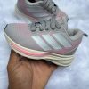 Gris rosa