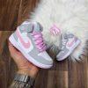 Gris rosa